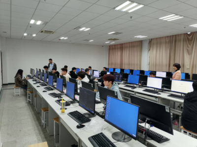 技藝爭鋒，代碼生輝——我校第六屆學(xué)生技能競賽之Web前端設(shè)計(jì)賽項(xiàng)圓滿落幕